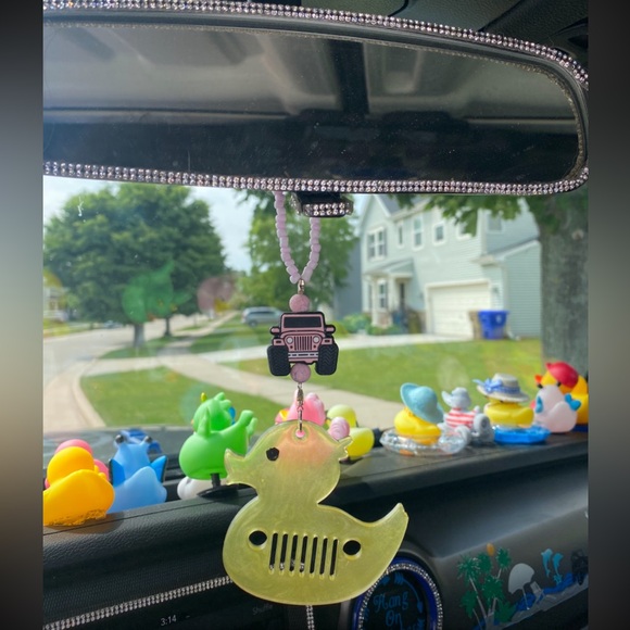 Handmade Resin Duck Jeep Rearview Mirror Charm- Keychain- Backpack - Purse Charm - Picture 4 of 6